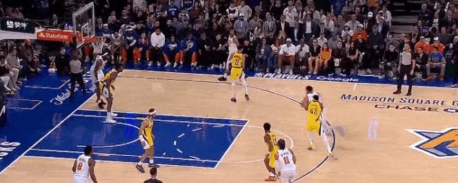 《NBA2K9》游戏进攻技巧（掌握突破上篮和扣篮的技巧）